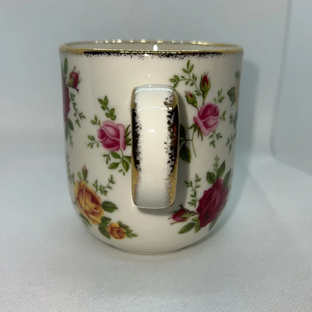 ROYAL ALBERT OLD COUNTRY ROSES COFFEE / TEA MUG CLASSIC IV 2000 VINTAGE